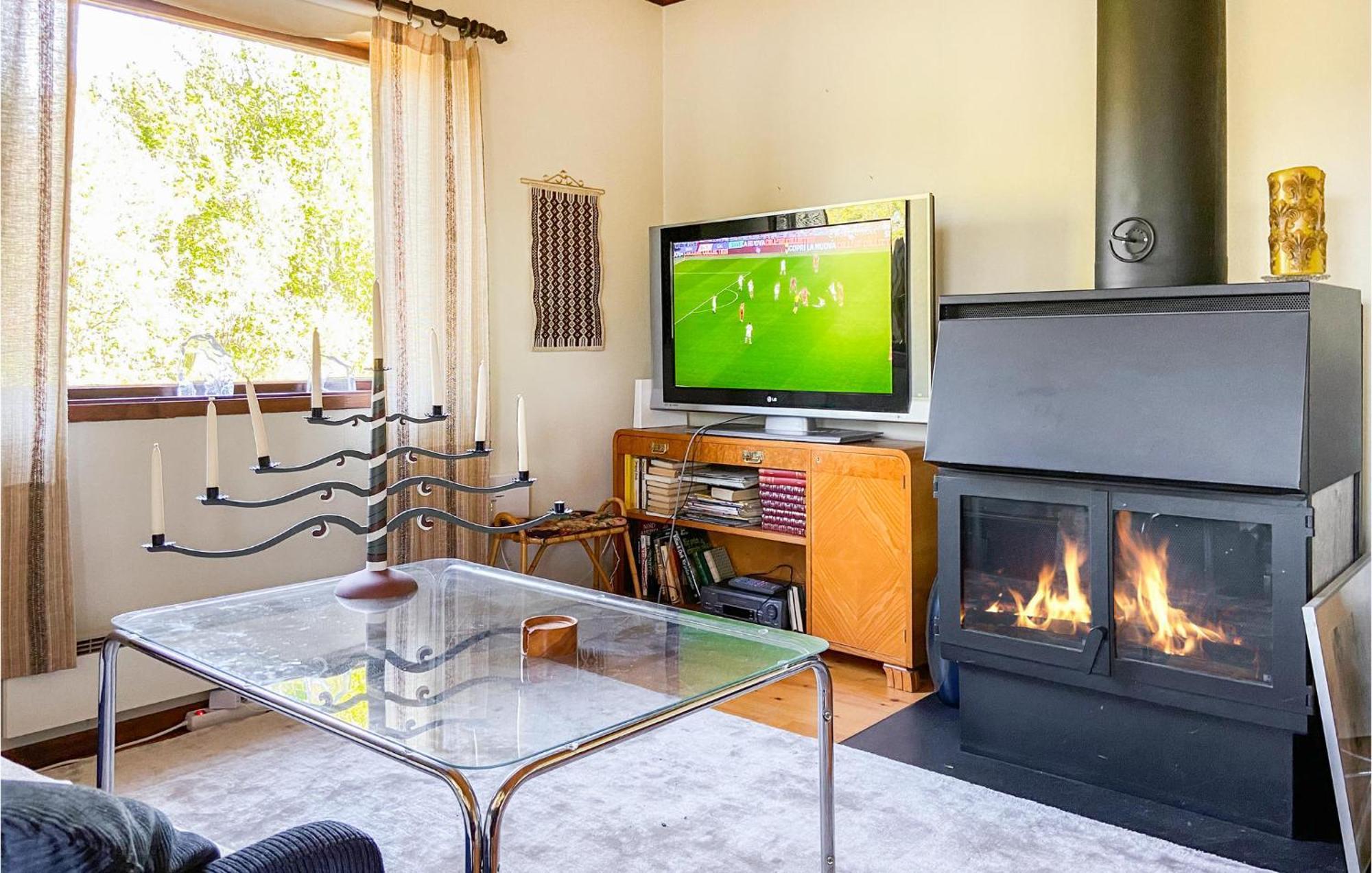Awesome Home In Lenhovda With Wifi Exterior foto